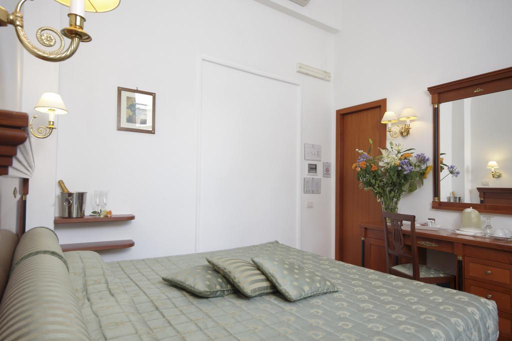 Отель Relais Pierret Рим Экстерьер фото
